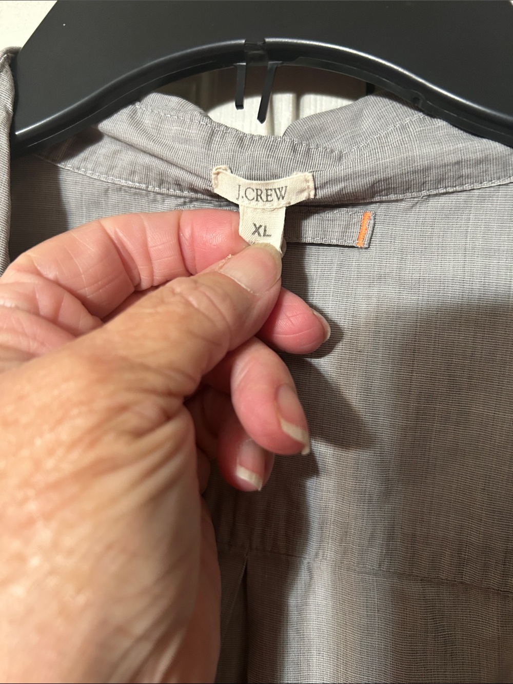 J Crew -LG- Light Gray - Women’s Lightweight Cotton 3-Button Shirt - Picture 2 of 7